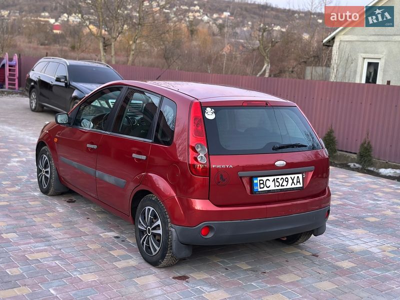 Хэтчбек Ford Fiesta 2006 в Черновцах
