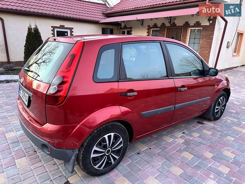 Хэтчбек Ford Fiesta 2006 в Черновцах