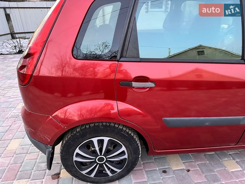 Хэтчбек Ford Fiesta 2006 в Черновцах