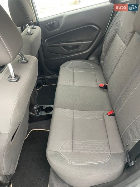 Седан Ford Fiesta 2017 в Львове