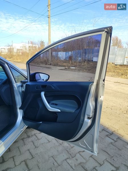 Хетчбек Ford Fiesta 2012 в Шептицькому