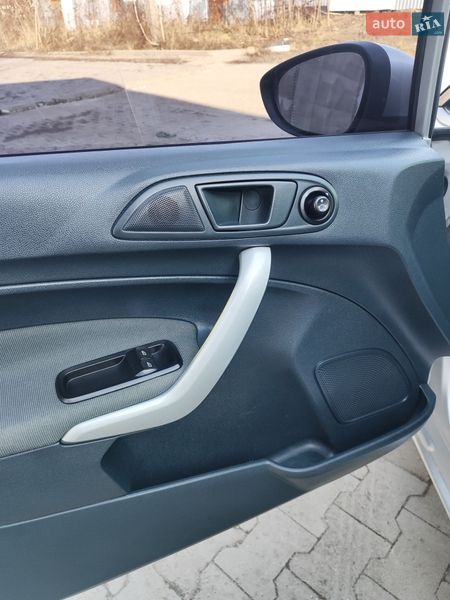 Хетчбек Ford Fiesta 2012 в Шептицькому