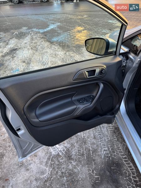 Седан Ford Fiesta 2014 в Києві