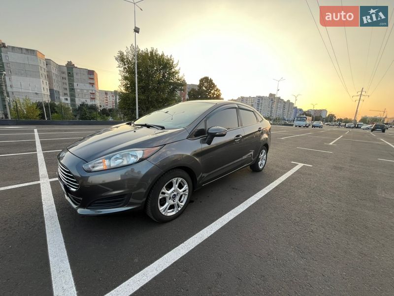 Седан Ford Fiesta 2015 в Чернигове