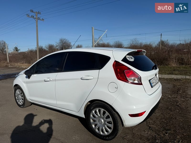 Хэтчбек Ford Fiesta 2017 в Смеле