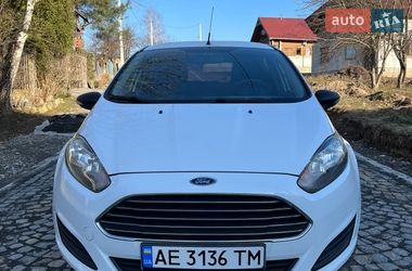 Хетчбек Ford Fiesta 2013 в Чинадієвому