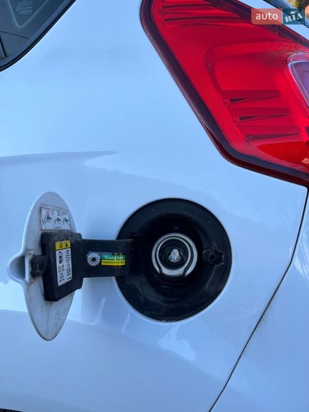 Хетчбек Ford Fiesta 2013 в Чинадієвому