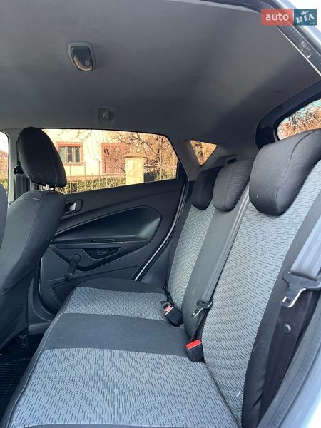 Хетчбек Ford Fiesta 2013 в Чинадієвому