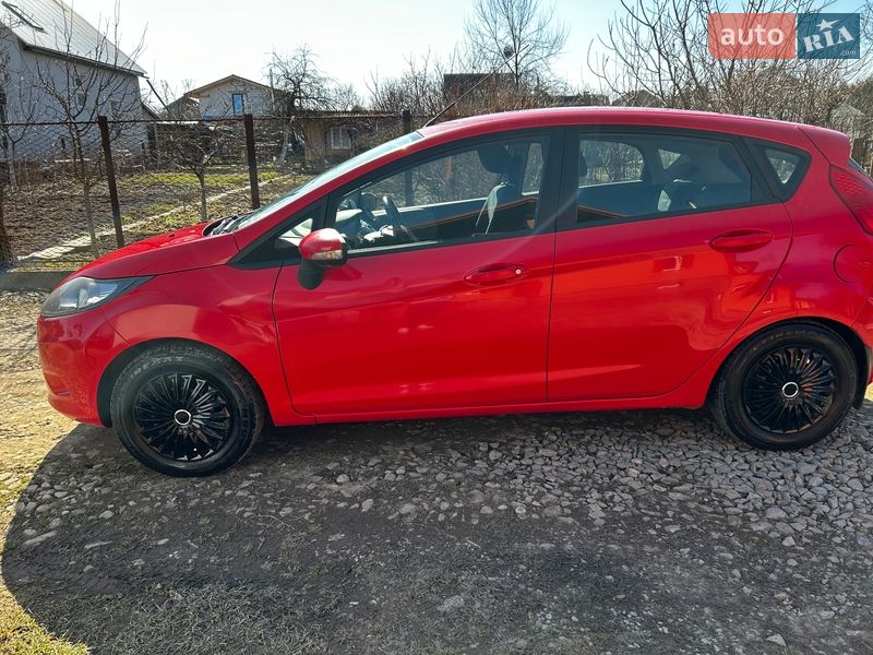 Хэтчбек Ford Fiesta 2012 в Ивано-Франковске