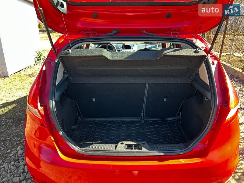 Хэтчбек Ford Fiesta 2012 в Ивано-Франковске