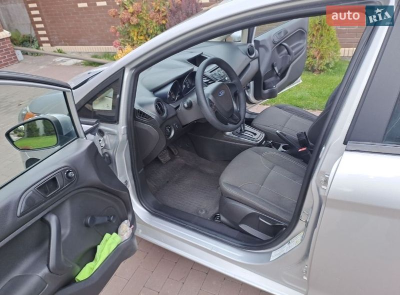 Седан Ford Fiesta 2017 в Києві