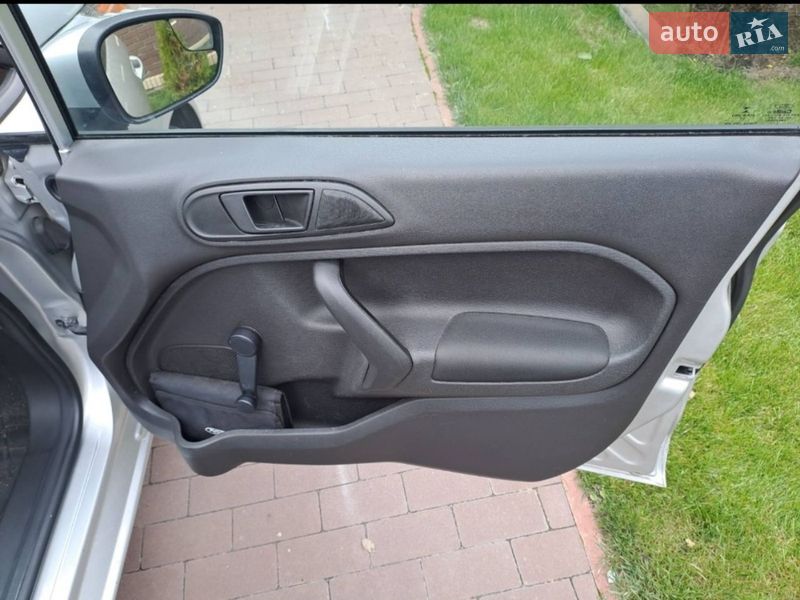 Седан Ford Fiesta 2017 в Києві