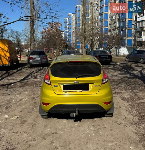 Хэтчбек Ford Fiesta 2013 в Киеве