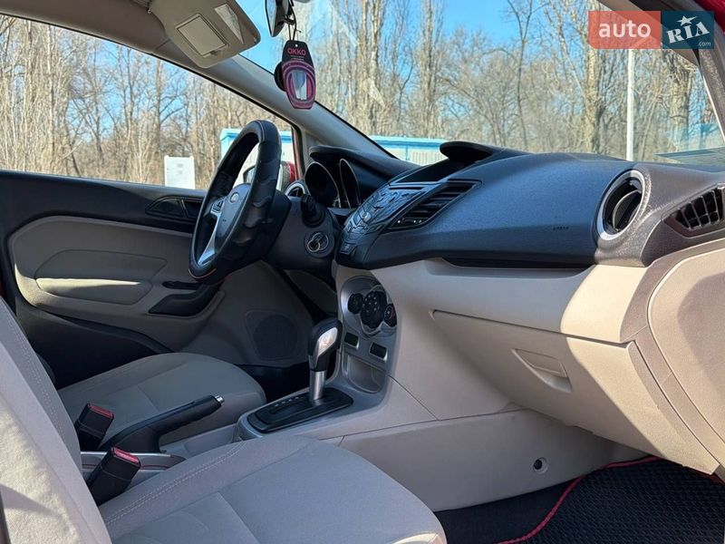 Хетчбек Ford Fiesta 2017 в Запоріжжі