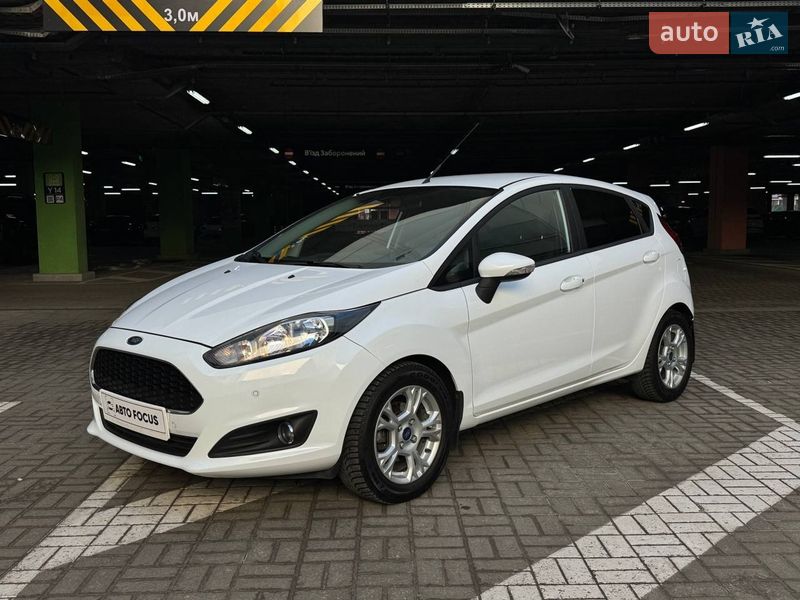 Хэтчбек Ford Fiesta 2016 в Киеве