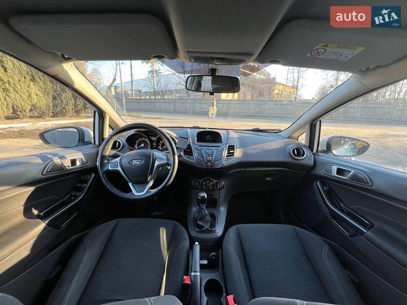 Хетчбек Ford Fiesta 2016 в Києві фото 3 Хетчбек Ford Fiesta 2016 в Києві
