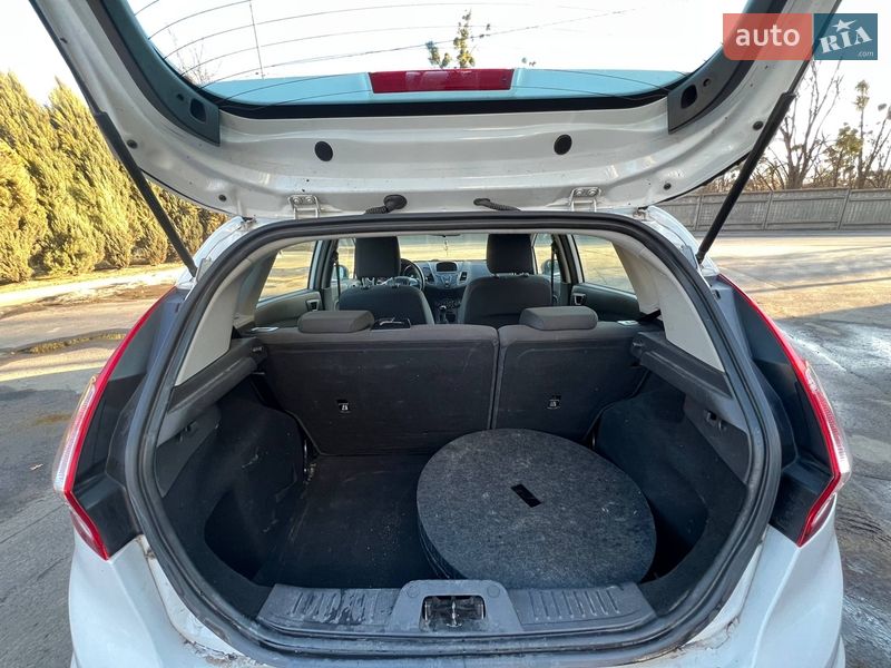 Хетчбек Ford Fiesta 2016 в Києві фото 19 Хетчбек Ford Fiesta 2016 в Києві