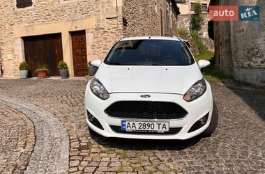 Хэтчбек Ford Fiesta 2016 в Киеве