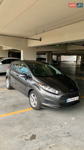Хетчбек Ford Fiesta 2016 в Києві