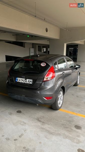 Хетчбек Ford Fiesta 2016 в Києві
