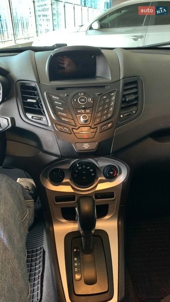 Хетчбек Ford Fiesta 2016 в Києві