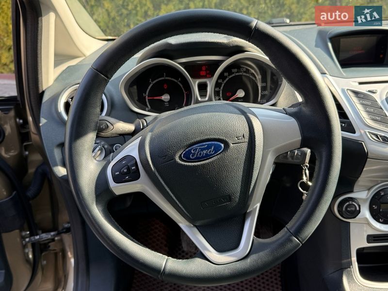 Хэтчбек Ford Fiesta 2011 в Стрые