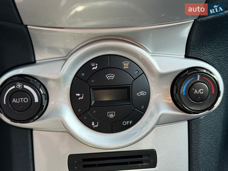 Хэтчбек Ford Fiesta 2011 в Стрые