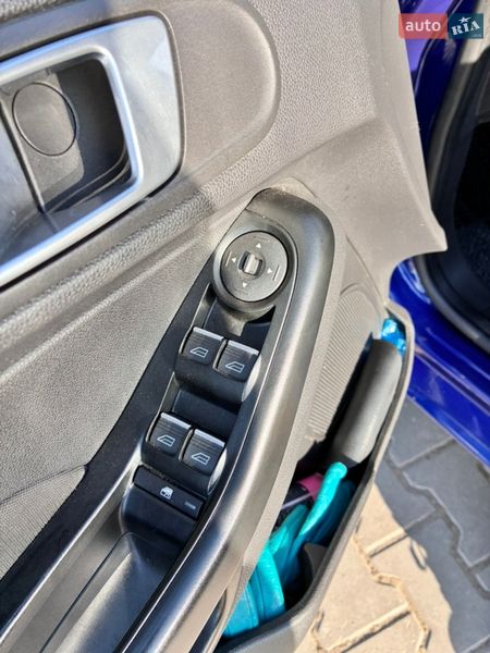 Хетчбек Ford Fiesta 2015 в Красилові