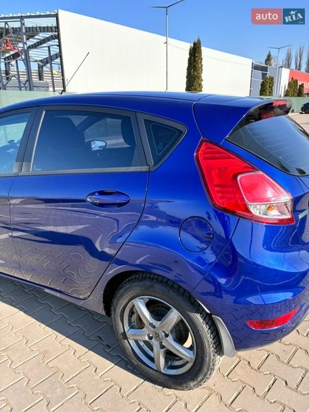 Хетчбек Ford Fiesta 2015 в Красилові