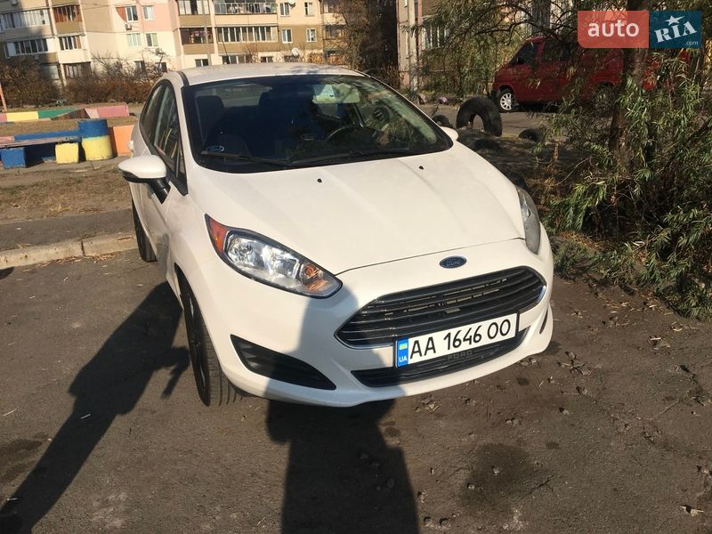 Седан Ford Fiesta 2016 в Киеве