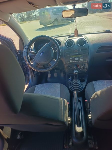 Хэтчбек Ford Fiesta 2006 в Судовой Вишне фото 11 Хэтчбек Ford Fiesta 2006 в Судовой Вишне