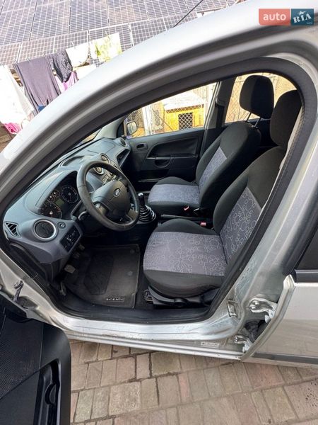 Хэтчбек Ford Fiesta 2006 в Бурштыне