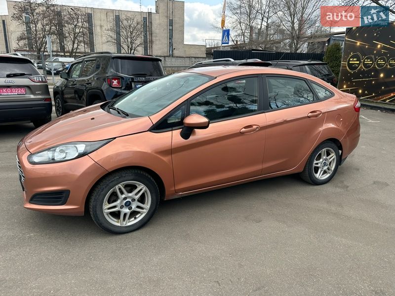 Седан Ford Fiesta 2017 в Киеве