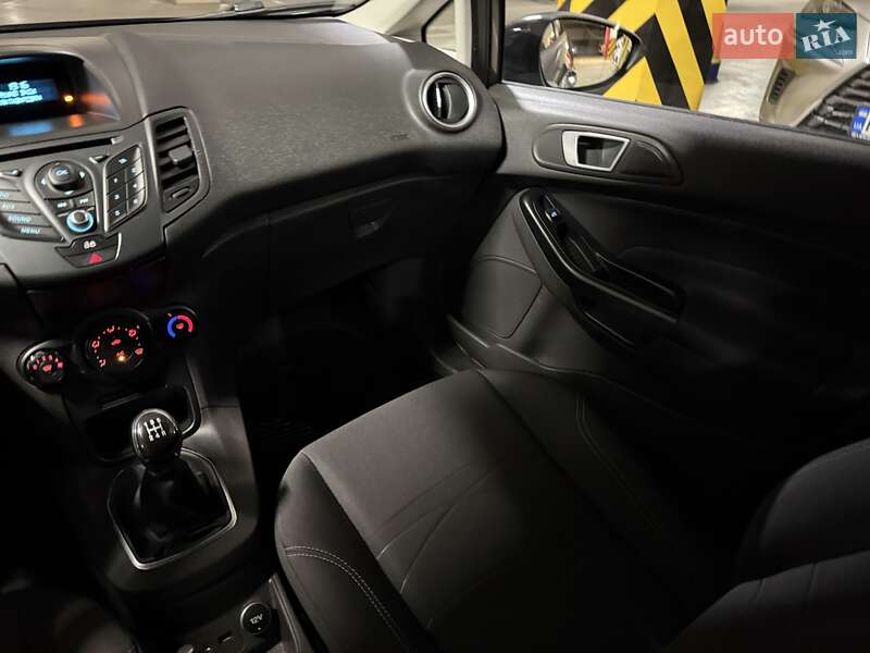 Хэтчбек Ford Fiesta 2013 в Киеве