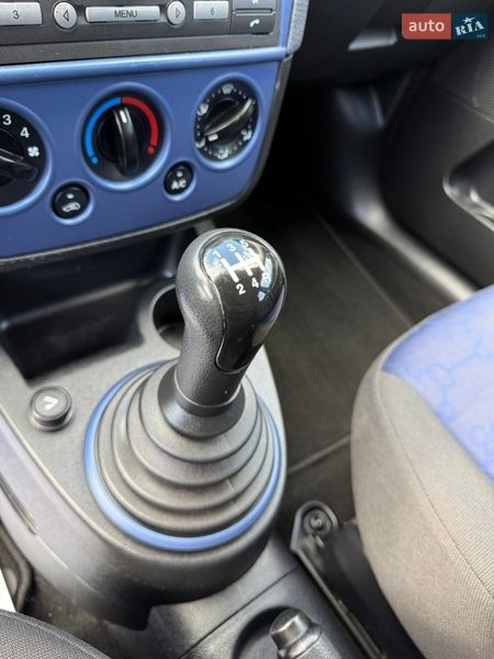 Хэтчбек Ford Fiesta 2008 в Луцке