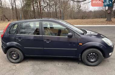 Хэтчбек Ford Fiesta 2004 в Радомышле