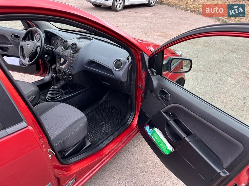 Хетчбек Ford Fiesta 2008 в Львові