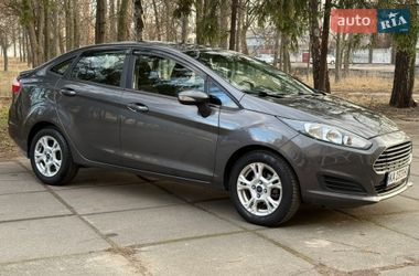 Седан Ford Fiesta 2015 в Києві