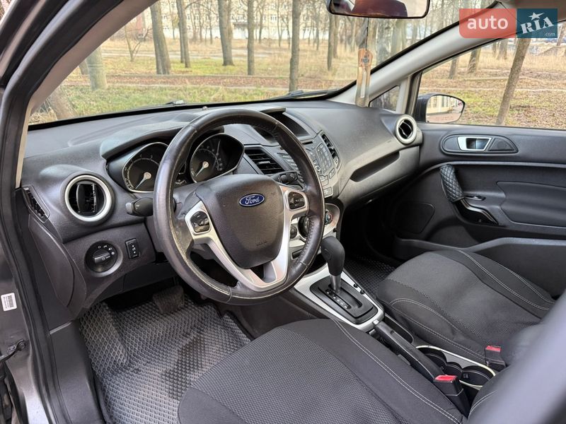 Седан Ford Fiesta 2015 в Киеве