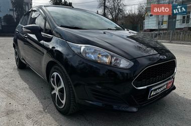 Хэтчбек Ford Fiesta 2016 в Киеве