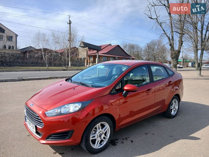 Седан Ford Fiesta 2018 в Первомайську