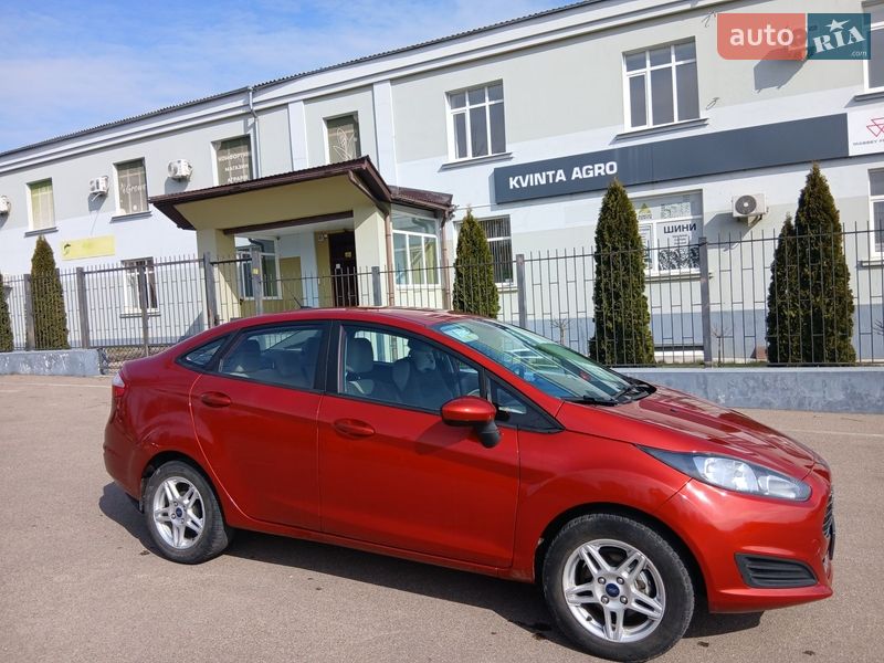 Седан Ford Fiesta 2018 в Первомайську