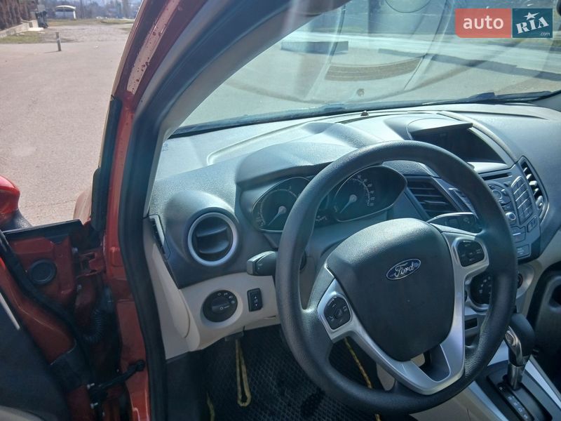 Седан Ford Fiesta 2018 в Первомайську