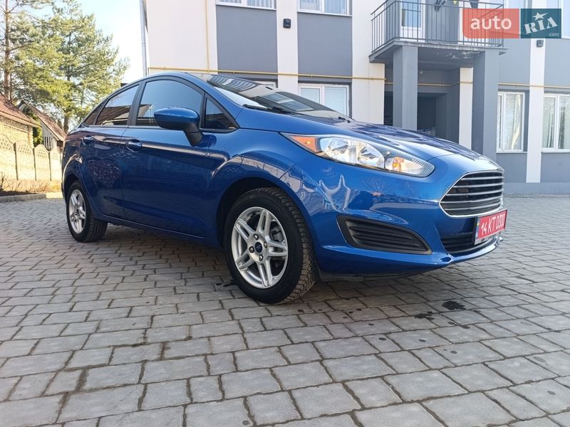 Седан Ford Fiesta 2018 в Івано-Франківську