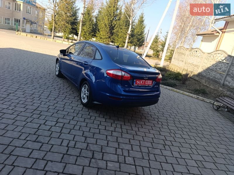 Седан Ford Fiesta 2018 в Івано-Франківську