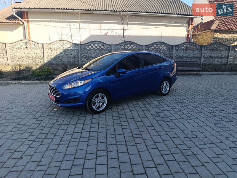 Седан Ford Fiesta 2018 в Івано-Франківську