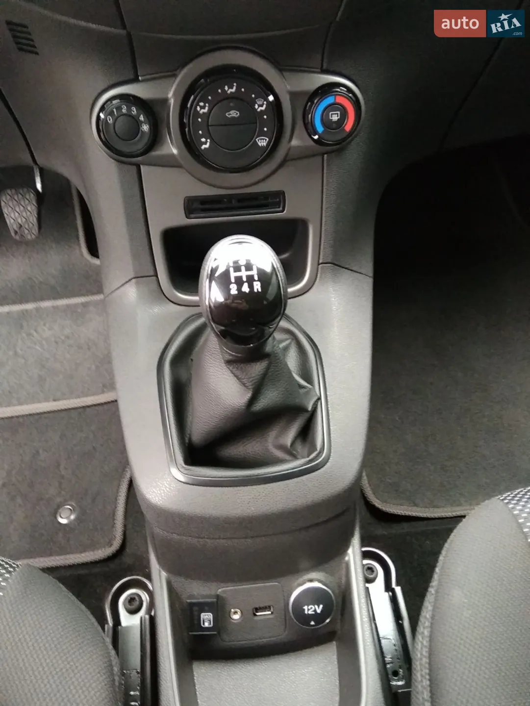 2013 Ford Fiesta - мініатюра 8