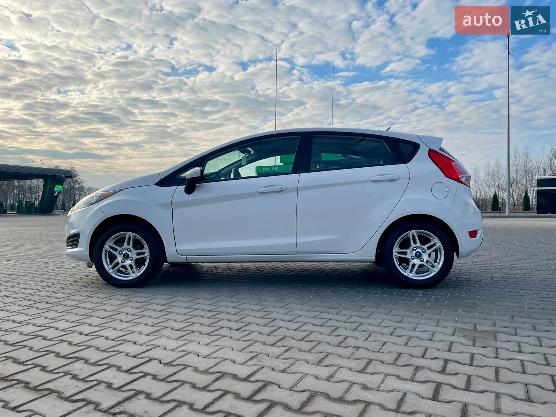 2019 Ford Fiesta - мініатюра 2