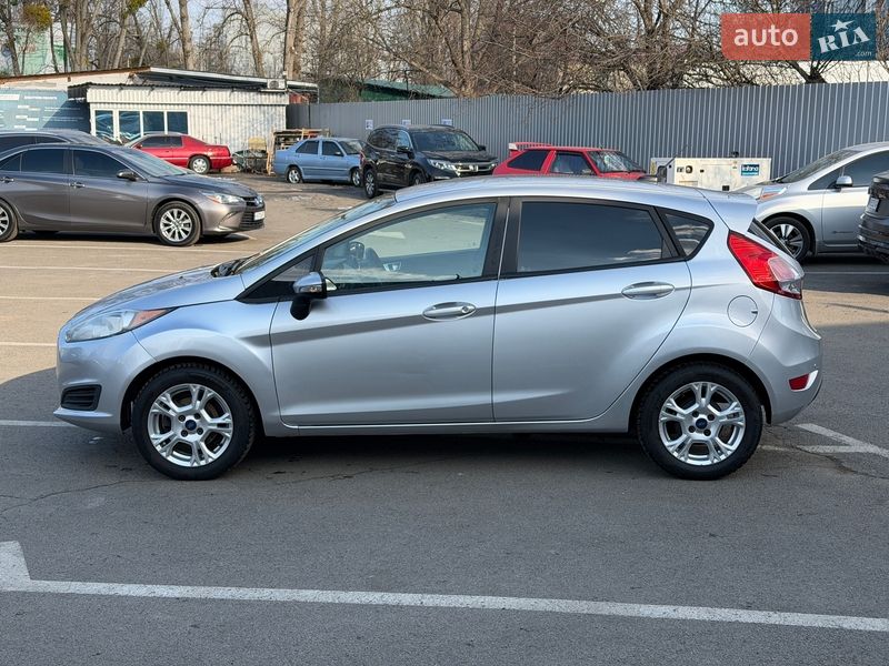 Хэтчбек Ford Fiesta 2015 в Киеве