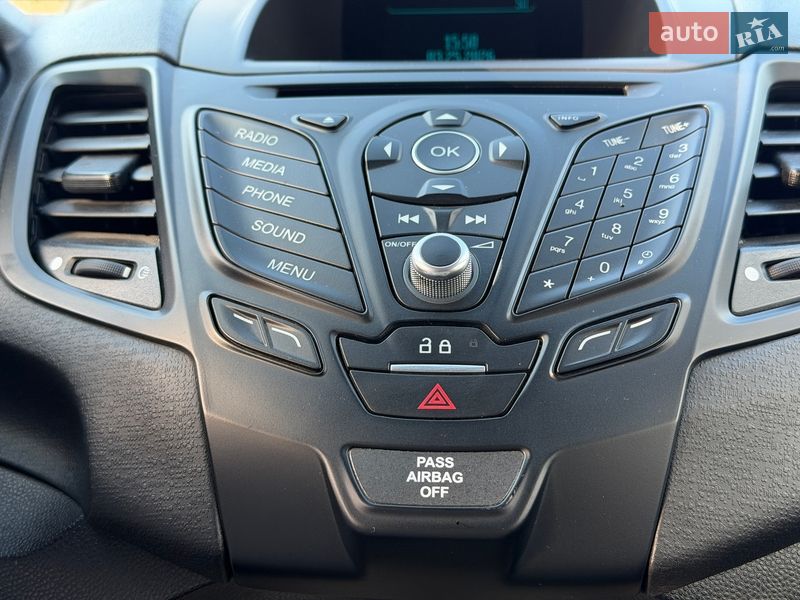 Хэтчбек Ford Fiesta 2015 в Киеве